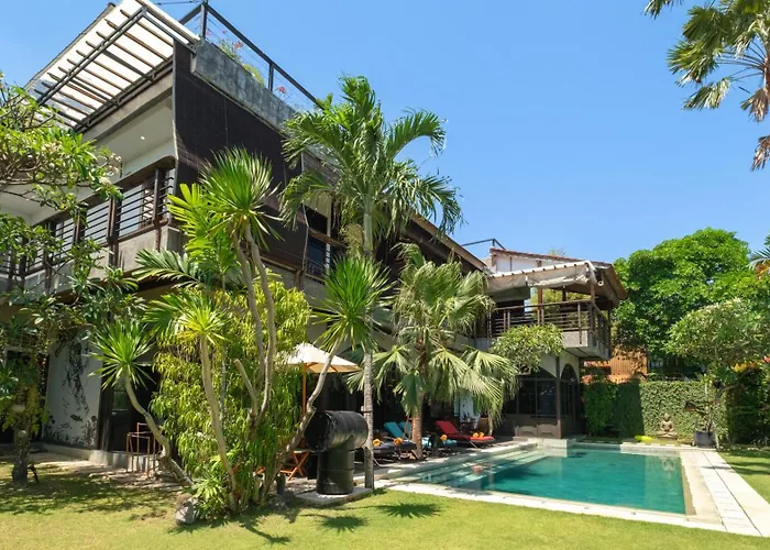 Niconico Mansion By Villa Finder Seminyak 