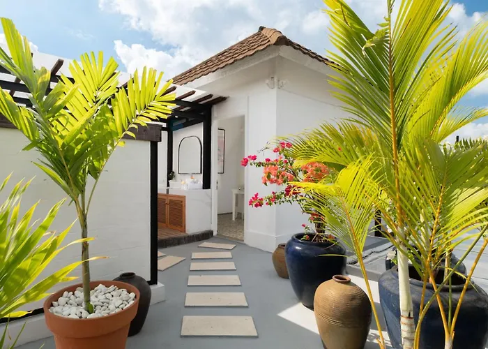 Niconico Mansion By Villa Finder Seminyak 
